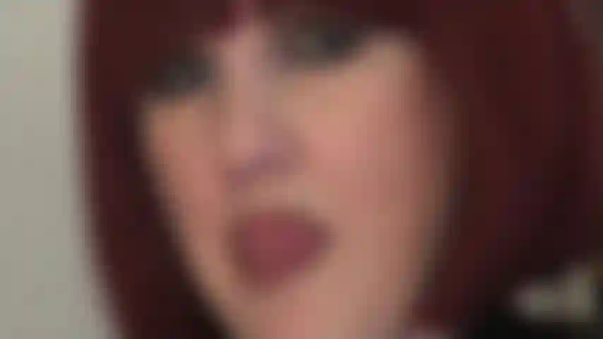 Ohne zu wissen, was unten vor sich geht ... Ich habe mich hier vielleicht hinreißen lassen und meinen eigenen vergnügungen ein wenig zu sehr hingegeben ... Lass deiner fantasie freien lauf. Genieße es ... :-).