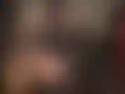 Hallo! Kommen sie und verehren sie die perfektion in diesem knappen outfit mit sexy handschuhen, hohen stiefeln und heißen, glänzenden strumpfhosen.