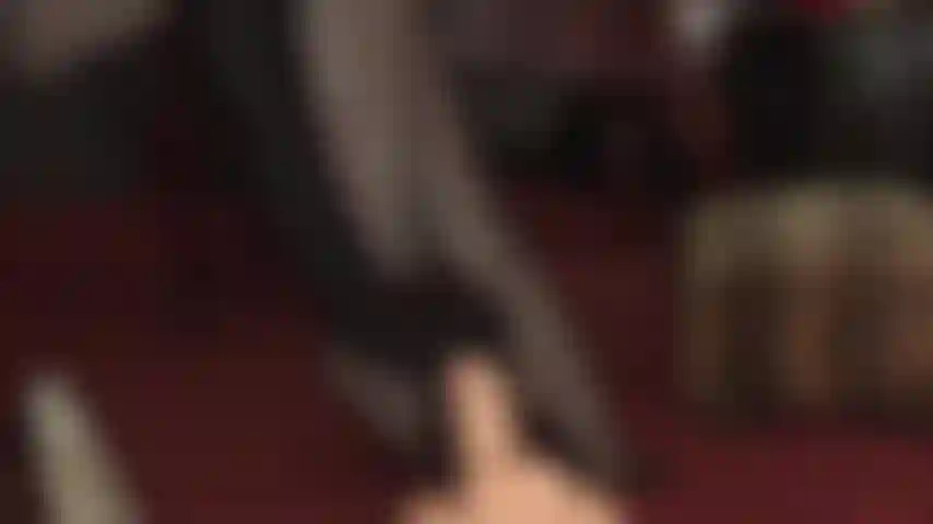 Reverse footjob in strumpfhosen mit strapsen, fußfetisch, nylon-teaser.