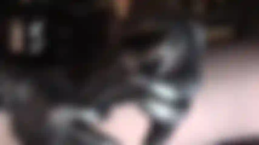 Intensive anbetung eines riesigen großen schwarzen schwanzes – herrin vivian wird sie mit offenem mund sabbern lassen, während sie diesem monster-strap-on in die augen starren. Reinigen sie meinen schwanz mit spucke und saugen sie das sperma heraus.