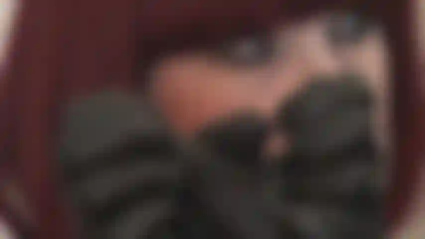 Bösartige lederhandschuhe – mit einem lächeln im gesicht zerstört dich die herrin mit ihren lederhandschuhen …