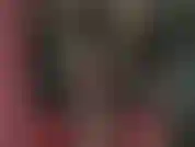 Die den latex-catsuit anbetet – die herrin reizt ihre brustwarzen mit ihrer zunge, ihren zähnen und gummihandschuhen, dreht und zieht an ihnen und ermöglicht die anbetung ihrer erstaunlichen kurven in engem, durchsichtigem latex.