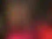 Netzstrümpfe mit naht, high heels und bein-teaser.