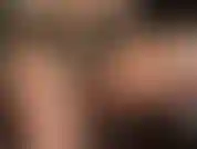 Dein fetisch für alles glänzende geht auf hochtouren beim anblick meiner glänzenden strumpfhose im schritt und spitzenhöschen mit satinhandschuhen und satinstiefeln.