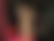 Transparenter latexrock – arsch und beine. Wow. Herrin vivians perfekter runder arsch in glänzendem, durchsichtigem gummi, sexy strumpfhosen und absätzen.