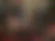 Herrin weiß, dass sie beim anblick ihres erstaunlichen körpers nicht aufhören können zu sabbern und sich selbst zu berühren. Diese schönen kurven, langen beine, hohen glänzenden stiefel, der perfekte hintern ... Sie müssen ihre göttin einfach anbeten.