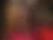 Arbeiten sie sich von meinen sexy nylonfüßen in hochhackigen lederpantoletten entlang meiner langen strumpfhosenbeine bis hin zu einem schönen großen strapon vor.