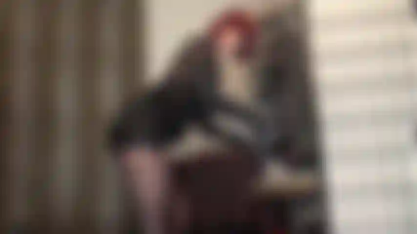 Lederfetisch und handjob-tease mit handschuhen – manchmal hart, manchmal sanft … so melkt herrin vivian deinen schwanz trocken, während sie mit deinem lieblingsstoff neckt … leder.