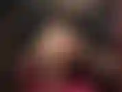 Sexy lange beine und ein toller hintern in hautfarbenen spitzenstrumpfhosen – diese hautfarbenen strumpfhosen sind so durchsichtig, dass sie kaum merken, dass ihre göttin sie trägt, perfekt passender hautton zum spitzenoberteil.