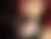 Hungrig nach dem schwanz der herrin? Durstig nach seiner großen ladung sperma? Mmm, mach deinen mund auf, leck ihn, fühl, wie groß er ist und deine gierige kehle dehnt.