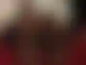 Schnüffel an den verschwitzten strumpfhosenfüßen der herrin, die direkt aus den lederstiefeln kommen.