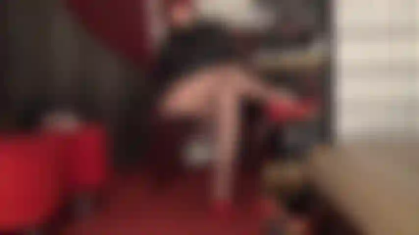 Braune strumpfhosenbeine machen deinen schwanz heiß.