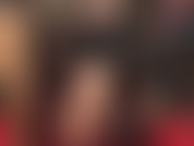 Glänzende strumpfhosenfüße zum lecken.