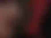 Herrin vivian, und reizt den liebhaber des absatzfetischs mit einem paar sehr scharfer, glänzender metallstilettos.