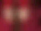 Wahnsinnig heißes fetisch-video mit nackten füßen, footjob auf einem großen schwarzen schwanz – herrin schlingt ihre wunderschönen gewölbten nackten füße um einen großen schwarzen schwanz, mit vorder- und rückansicht.