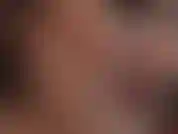 Hypnose-neckerei mit roten, glänzenden lippen – sie können keinem verlangen ihrer herrin widerstehen, wenn sie sie mit ihren verführerischen, roten, glänzenden lippen und ihrer zunge neckt.