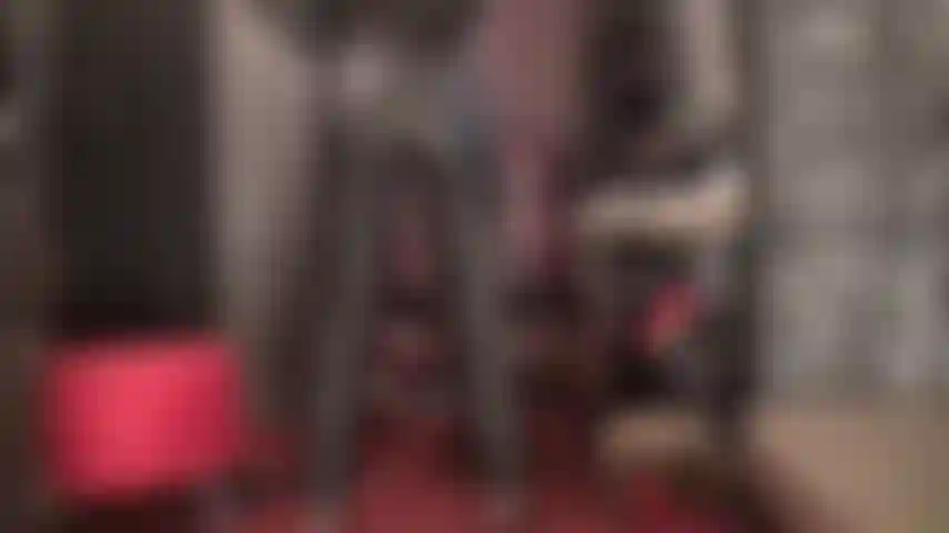 Lederhosenfetischistin – wichse für die perfekten kurven der herrin in engen lederhosen.