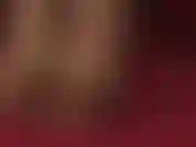 Glänzende strümpfe und strumpfbänder necken und zerquetschen – die herrin reibt den schwanz ihres sklaven an ihren glänzenden nylonschenkeln und zerquetscht ihn dann unter ihren nackten absätzen, um auf diese weise das sperma herauszumelken.