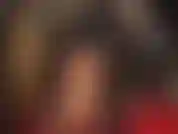 Fußfetischistin und strapon-dominanz – genieße meine perfekten, weichen nackten füße, während ich einen meiner großen weißen gummischwänze streichle.