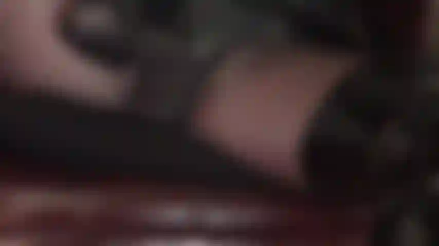 Verehre die schwarzen schwänze meiner herrin – von ihrem kleinsten 20 cm langen schwarzen strap-on bis hin zu ihrem gewaltigen trevor, einem unglaublichen 23 cm großen und 35 cm langen penis. Diese schwänze werden dich zerreißen.