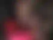 Du liebst es, mir dabei zuzusehen, wie ich meinen schwanz streichle, nicht wahr? Streichle mit, mal sehen, wie lange du es aushältst, meine sexy langen nylonbeine anzustarren, die baumeln und meine füße necken.