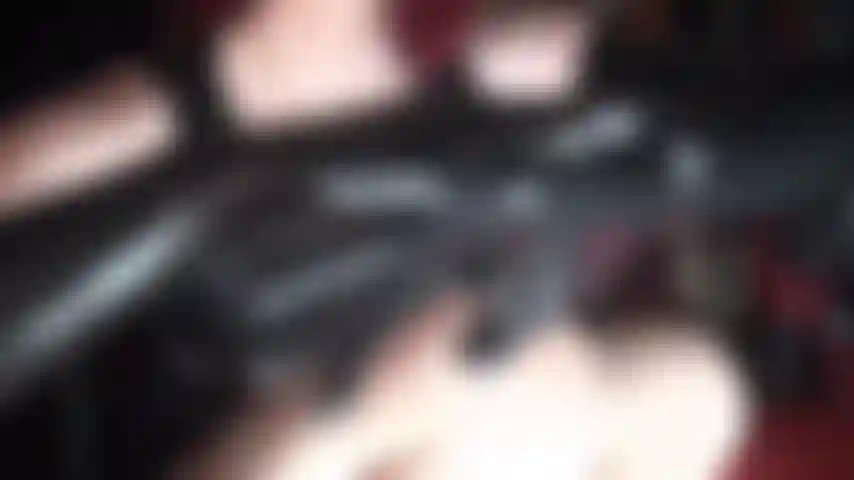 Ein sexy latex-minirock und glänzende strumpfhosen und strümpfe. Herrin weiß, wie sehr dein schmerzender schwanz bei diesem outfit tropft ... So viel vorsaft ... Es ist zeit, dass deine latexgöttin dich leermelkt ...