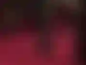 Fuß- und absatzanbetung – herrin vivian neckt mit ihren duftenden, feuchten nylonfüßen, die aus lederstiefeln in sexy pantoletten mit hohen absätzen kommen.