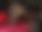 Strumpfhosenbeine – stellen sie sich vor, sie liegen zu füßen ihrer göttin und verehren ihre wunderschönen beine in einem paar schwarzer, transparenter strümpfe und fetisch-pumps mit roten stahlabsätzen.