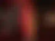 Ein keuscher fußjunge – eingesperrt und geil zu füßen der herrin, die schlüssel zu deinem schwanzkäfig baumeln vor deinen augen. Ein seltener clip der rot lackierten zehen deiner fußgöttin in schwarzen strumpfhosen.