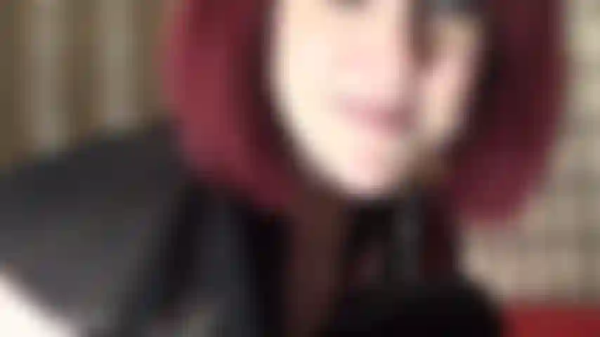 Komm her, mein hübsches kleines ding. Sei mein mädchen, meine schlampe. Ich werde dich schick machen, dich mit süßen küssen necken, dich festhalten und deinen hintern trocken reiben ... . Im moment ... Du wirst meinen schwanz bald spüren, sehr, sehr bald ...!