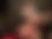 Ich kenne deine liebe zu seidig hellbraunen strumpfhosen ... Dein schwanz ist erregt, wenn ich meine wunderbaren langen, in nylon gekleideten beine mit bloßen händen streichle und einen schwarzen nylonstrumpf über meine hand ziehe.