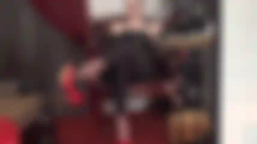 Fußdominanz und strap-on – die füße der herrin lassen dich nach einem großen schwarzen schwanz betteln. Der duft ihrer perfekten nylonfüße macht dich schwach und geil, dein hurenarsch lechzt nach einem großen schwarzen schwanz.