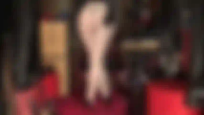 Wichs es gut für den arsch und die gekreuzten beine der herrin.