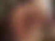 Hautfarbene, glänzende spitzenstrümpfe und strumpfhalter über hellbraunen strumpfhosen. Bete meinen arsch in dieser nylon-perfektion an, während ich deinen sklavenschwanz mit bloßen händen melke.