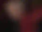 Einem paar heißer roter lederhandschuhe kann ich einfach nicht widerstehen.