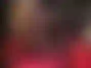 Unglaublich sinnliches, langsames necken in schwarzen spitzenstrümpfen – du bist so schwach für meine langen beine in high heels, strümpfen und strumpfbändern. Wie meine finger ganz langsam über diese nylonbeine gleiten, um dich zu necken.