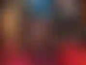 Ein enges blaues gummikleid, sexy strümpfe mit spitzennaht und dazu passende heiße blaue absätze. Sabbere über meinen perfekten, glänzenden latexarsch und meine langen beine.