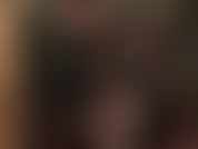 Reinige meine strumpfhosenfüße, benutze deine zunge, lutsche an meinen zehen, rieche jedes bisschen des berauschenden duftes in diesen nylons.