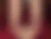 Du würdest es lieben, meine nackten füße um deinen schwanz gewickelt zu spüren ...