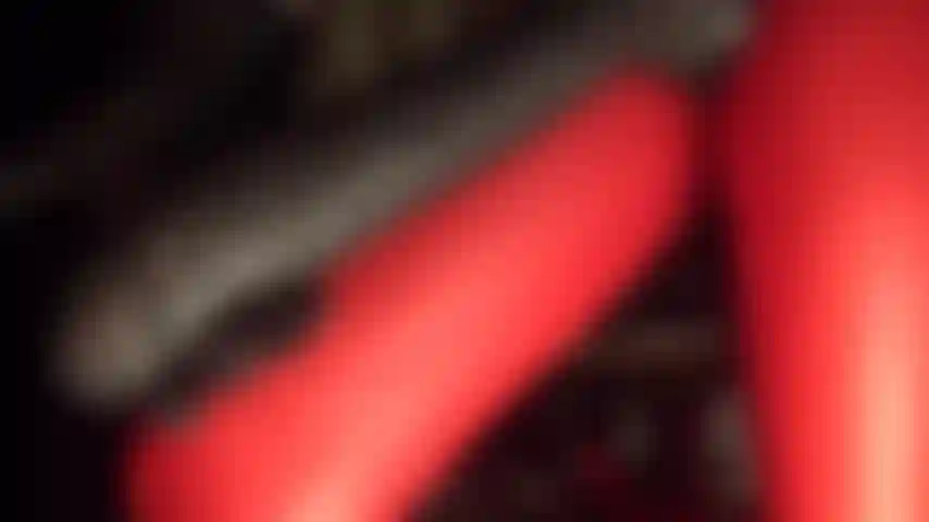 Du willst einen schwanz. Du willst einen großen schwarzen schwanz. Du sehnst dich nach dem gefühl eines riesigen schwarzen penis, der dich ausdehnt. Du willst spüren, wie er in deinen hals und deinen hurenarsch spritzt.