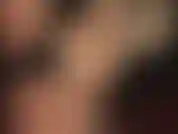 Riech an meinen glänzenden strumpfhosenfüßen, geh direkt an den zehen entlang und atme tief ein. Benutze deine nase und sauge den ganzen berauschenden duft aus meinen nylons.