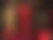 Arschverehrung von heißen roten leggings bis zu schwarzen, durchsichtigen strumpfhosen.