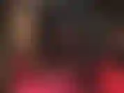 Enge leggings oder doch lieber ein superkurzer latexrock? - Herrin neckt mit ihrem fantastischen hintern in hautengen spandex-leggings, bevor sie in einen engen gummi-minirock schlüpft.