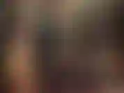 Lederanbetung, massiver schwarzer strapon – herrin vivian in vollleder zeigt ihnen, wie ein echter schwanz aussieht, nicht dieses winzige schwänzchen, das sie da tragen.