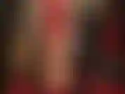 Dieses heiße rote latex-minikleid ist unerlaubt kurz. Es rutscht immer wieder hoch und gibt den blick auf meinen sexy nackten strumpfhosenarsch darunter frei. Küss meinen arsch in gummi und strumpfhose!