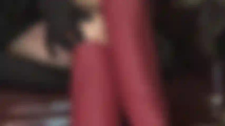 Schlüpfe sanft in die stiefelschäfte – diese lederstiefel lassen deinen sklavenschwanz steif stehen. Langsames ficken meiner stiefelschäfte ist der einzige sex, den du hast.