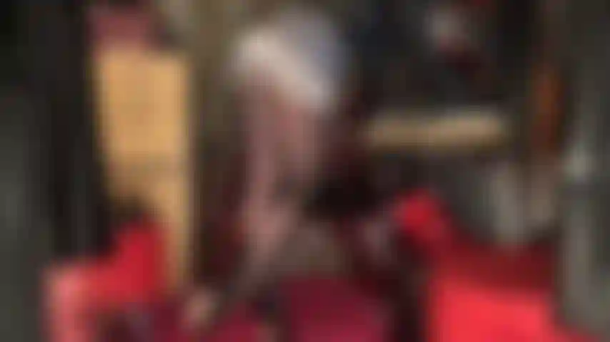 Kontrolliert von meinen beinen und meinem hintern – diese beine in glänzenden schwarzen strumpfhosen machen dich schwach und führen zu deinem perfekten nylon-hintern. Bring dich dazu! Wenn du dich traust zu kommen, leck es auf!