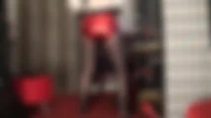 Dein schwanz pocht für diese sexy, metallisch glänzenden hot shorts und höschen in rot, silber, gold und schwarz.