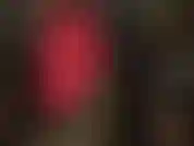 Strumpfhosenfetisch, füße und ein massiver schwarzer strapon – herrin trägt eine dunkelgrüne strumpfhose, neckt mit ihren schönen nylonfüßen und streichelt einen massiven bbc.