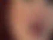 Zungenschmetterling und mundfetisch. Herrin vivian weiß, wie sie sie mit ihrem lippenstiftmund und ihrer feuchten zunge absolut verrückt machen kann.